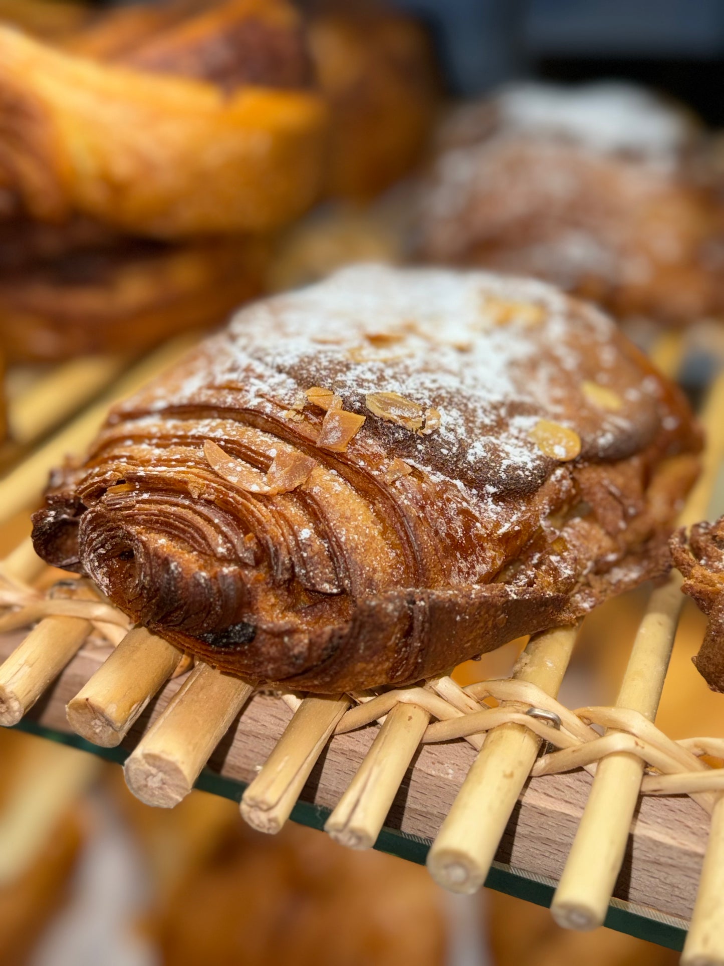 Pain au Chocolat Amandes - L'atelier de Warren