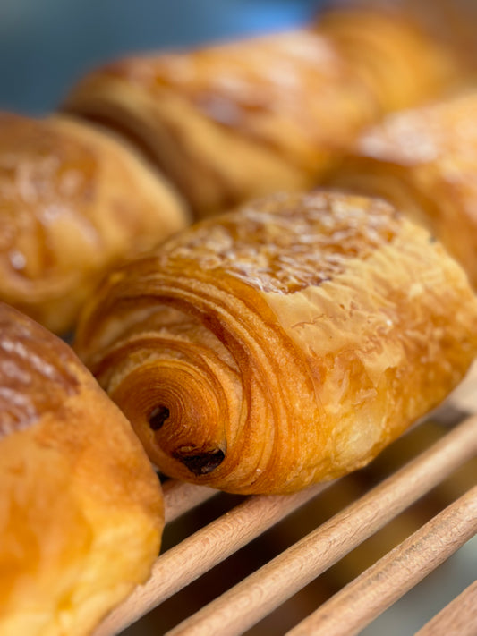 Pain au Chocolat - L'atelier de Warren